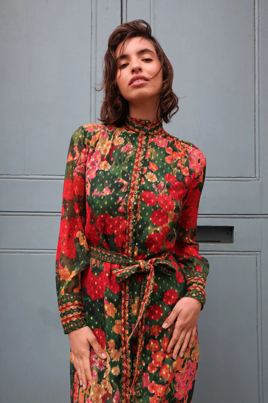 Styling Secrets: Exploring the art of combining Modesty and Elegance 💕💐